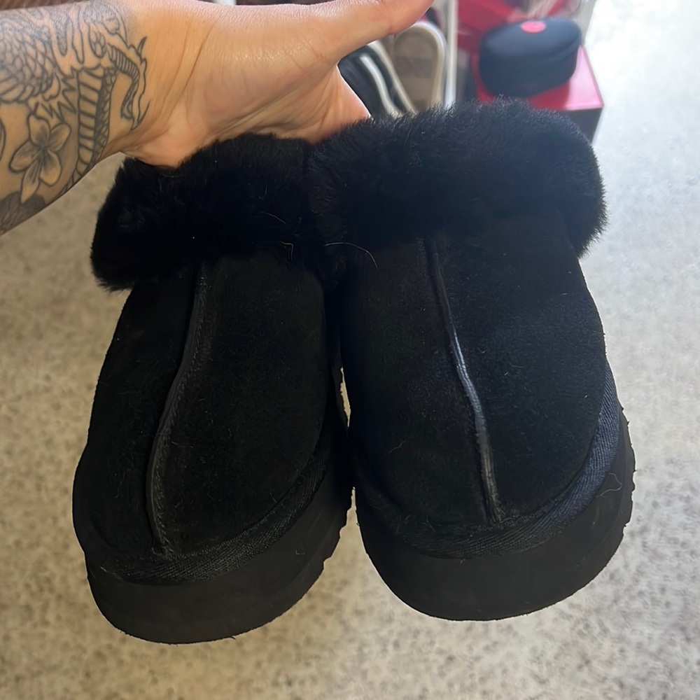 Uggs slippers